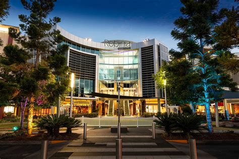 commonwealth bank robina town centre.